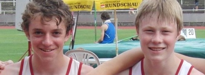 800-m-Läuferin Kim Uhlendorf (TV 12) und Stabhochspringer Julian Meuer (VfL) ...