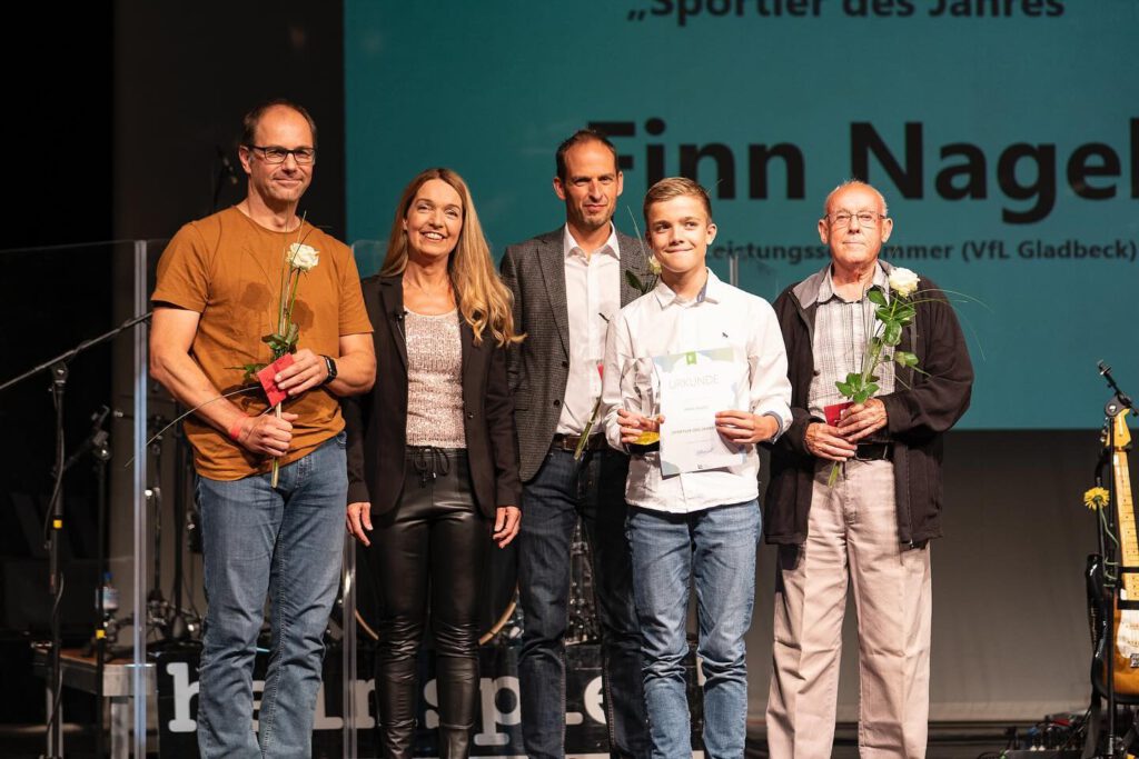 Bei der Publikumswahl der Stadt Gladbeck, des Stadtsportverbands, von Adis Sportstube und der WAZ waren Christian Bludau und Finn Nagel in derselben Kategorie nominiert. Das Rennen machte Finn Nagel.