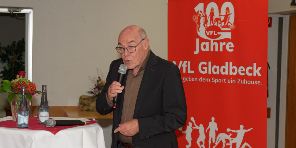 Mehr als zwanzig Jahre war Siegbert Busch der 1. Vorsitzende des VfL Gladbeck. Am Montagabend (23.10.2023) hat er nun aus gesundheitlichen Gründen im Kreise des geschäftsführenden Vorstands seinen Rücktritt erklärt.